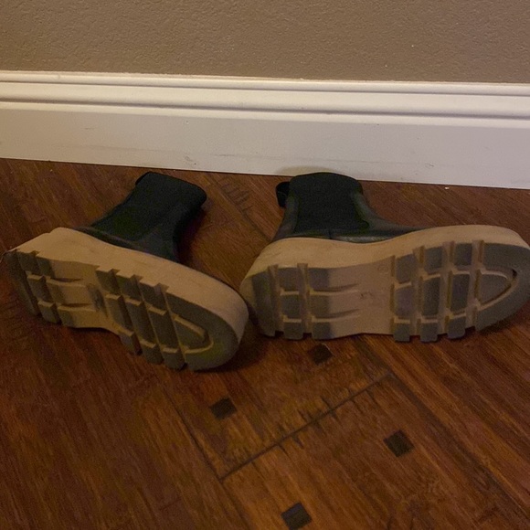 STEVE MADDEN SYLAR PLATFORM CHELSEA BOOT - Picture 7 of 7